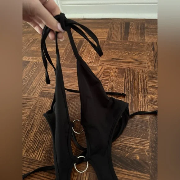 EDIKTED OPEN BACK MINI DRESS BLACK SIZE SMALL HALTER CUT OUT CHAIN DRESS - Picture 5 of 8